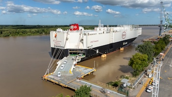 Los autos suben y bajan