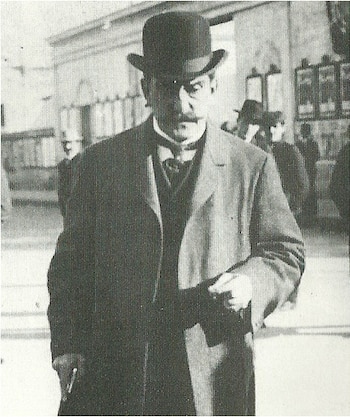 Desde 1906 el coronel Ramón Falcón era el jefe de policía. Estuvo en Plaza Lorea y se retiró antes de que todo comenzara