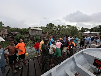 La lancha Seis Hermanas, con 15 pasajeros, fue localizada en la laguna de Caratasca y sus ocupantes fueron trasladados a salvo hasta Ují.