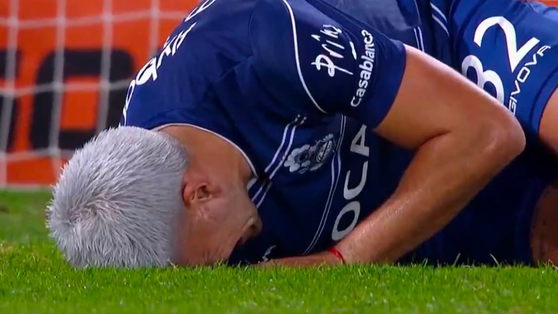Insólito: un futbolista de Gimnasia La Plata pateó un penal, lo erró y se lesionó durante la ejecución