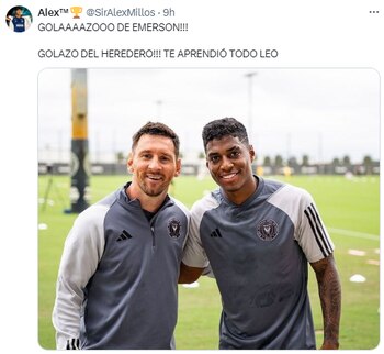 Messi le aprendió cositas a Emerson - crédito redes sociales