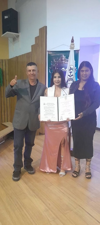 Lucía Torres y su novio mexicano fueron atacados a tiros por hombres que se movilizaban en motocicletas mientras permanecían detenidos en un semáforo - crédito Chicharrines Futsal