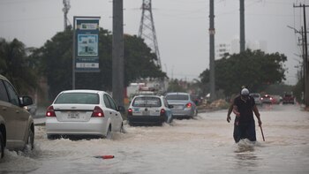 Las ondas tropicales 11 y