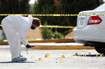 Cuatro personas, tres mujeres y un hombre, fueron asesinados el viernes por un grupo de hombres armados en un restaurante en la comunidad de Barra Vieja, en el balneario de Acapulco, estado de Guerrero, sur del país, informó la Fiscalía Estatal. Fotografía de archivo. EFE/Francisco Guasco