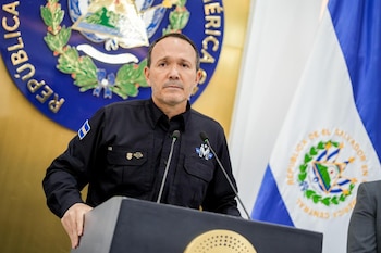 El ministro de Seguridad, afirmó que firma que en el nuevo El Salvador no hay espacio para delincuentes ni vendedores de droga, (Retomado de: Ministerio de Seguridad)