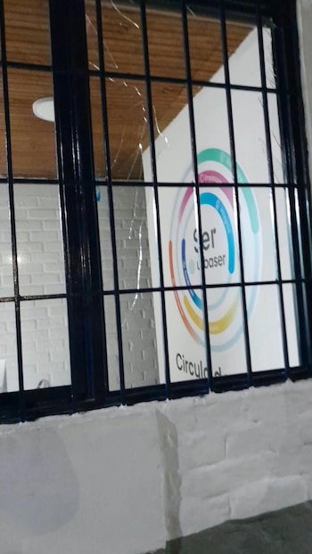 Un ataque con explosivos contra Urbaser en Popayán dañó vehículos y parte de la base de operaciones de la empresa - crédito Urbaser