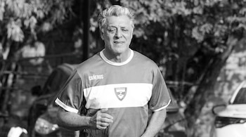 Raúl Paredes, nacido en Cuernavaca, falleció a los 59 años por un daño cerebral, dejando un legado de enseñanzas para los jóvenes que sueñan con dar el salto europeo. (Especial)