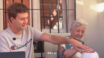 Guardar el legado antes de que desaparezca: el dispositivo creado por dos jóvenes para preservar los recuerdos de los mayores