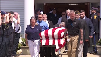 1.500 desconocidos dieron el último adiós a un veterano de la Segunda Guerra Mundial sin familia en Massachusetts