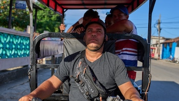 Liexer De La Cruz, un cubano expulsado de Estados Unidos que lucha por una nueva vida