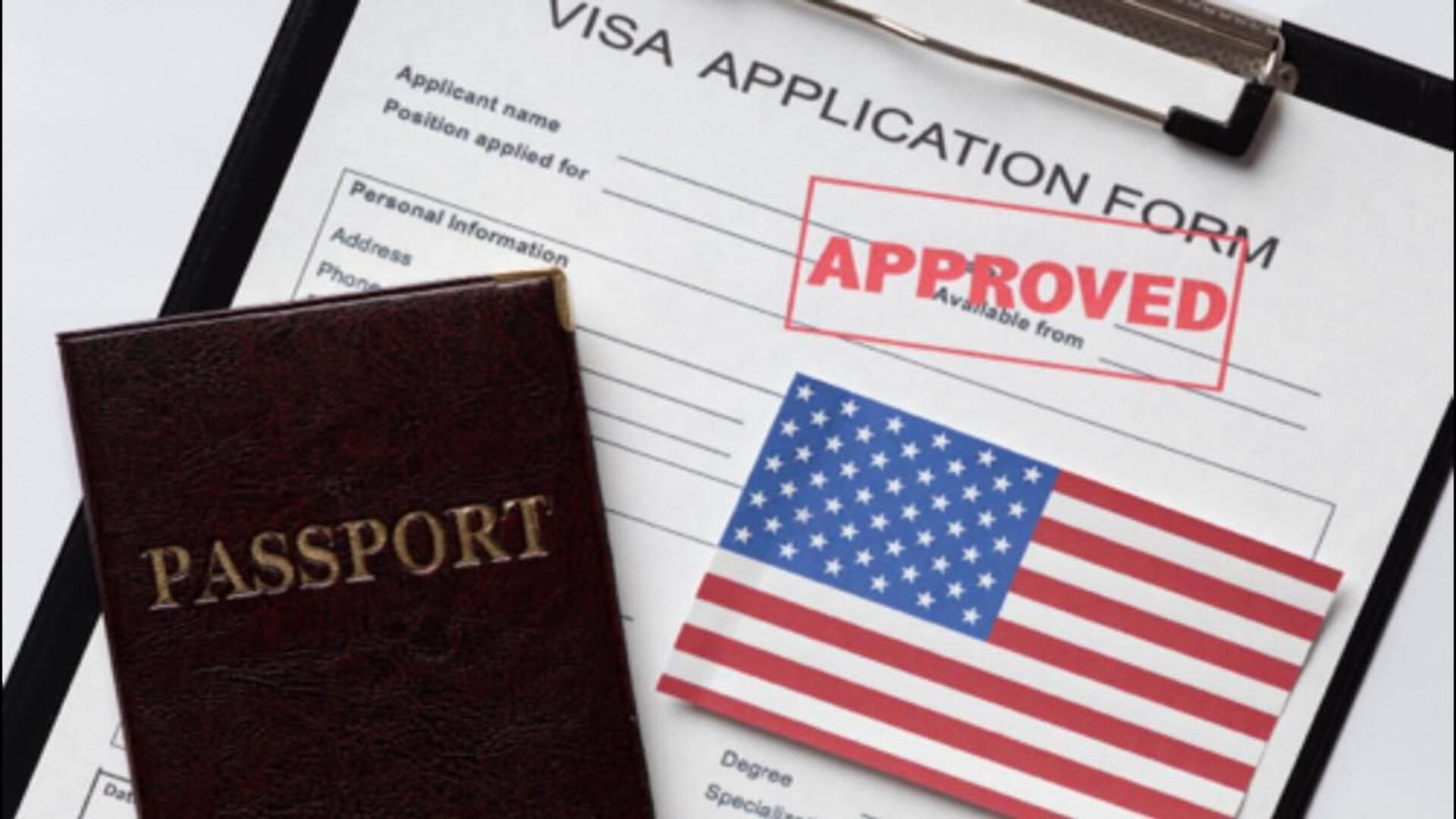 La visa B2 prohíbe expresamente realizar actividades como estudiar, trabajar o establecer residencia permanente