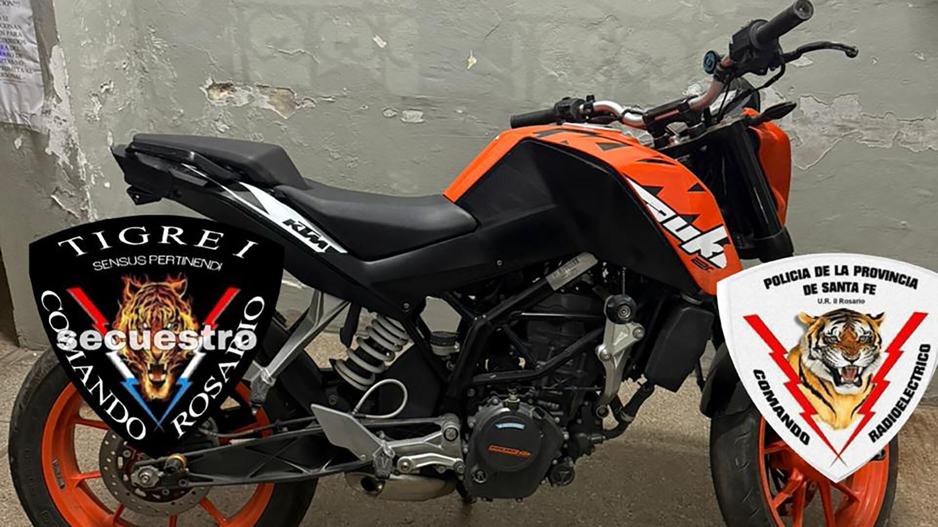 Una Duke KTM 200, parecida a la moto que quedó grabada en las cámaras de Presidente Quintana al 100 bis, desde donde dos gatilleros abrieron fuego contra las víctimas.