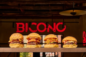 Hace 10 años Bícono abrió su primer local en Usaquén, en Bogotá, con una propuesta de alta cocina. Las hamburguesas pasaron a ocupar el centro de su oferta.