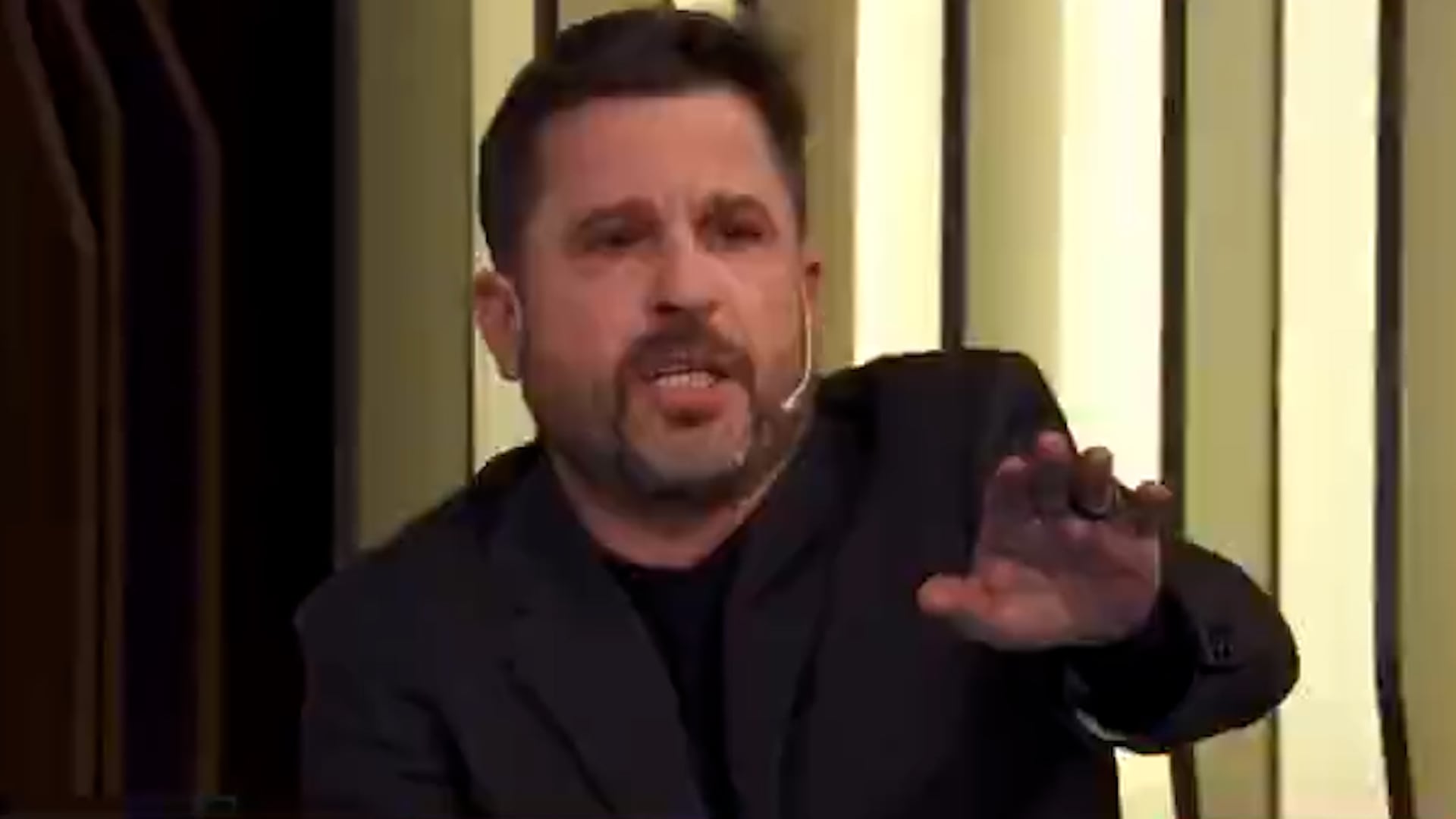 Las acusaciones sobre subsidios y déficit fiscal fueron el eje de los argumentos de Tetaz a lo largo de toda la discusión