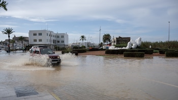 Cataluña y Baleares continúan en alerta por lluvias tras el paso de la DANA Adam