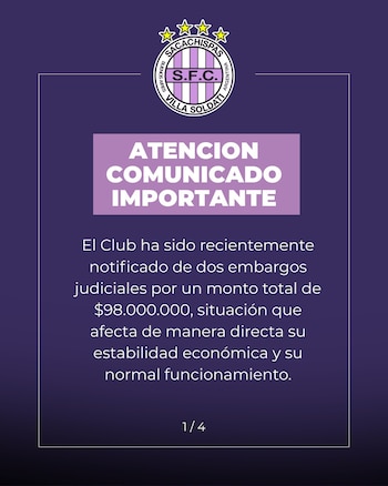 Comunicado oficial del Club Sacachispas sobre fondo púrpura, con el logo del club y texto blanco detallando embargos judiciales por $98.000.000