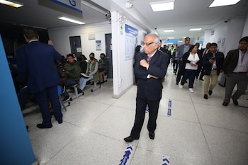 Aníbal Torres visitó sede de