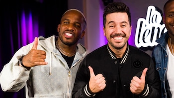 Jefferson Farfán al lado de