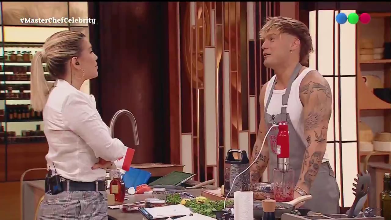 “Me gusta las mujeres que sepan (sic). De mi edad no me gustan. O para abajo, no”, señaló Ian Lucas cuando Wanda Nara lo acorraló (MasterChef Celebrity, Telefe)