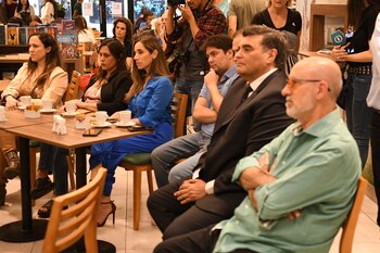 Presentación de "Fronteras", de Lucía Salinas