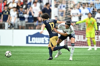 En su etapa anterior con Pumas, el Chino vestía el dorsal 12; ahora, con ilusión renovada, regresa para portar el histórico 10. (Foto: Anne-Marie Sorvin-USA TODAY Sports)