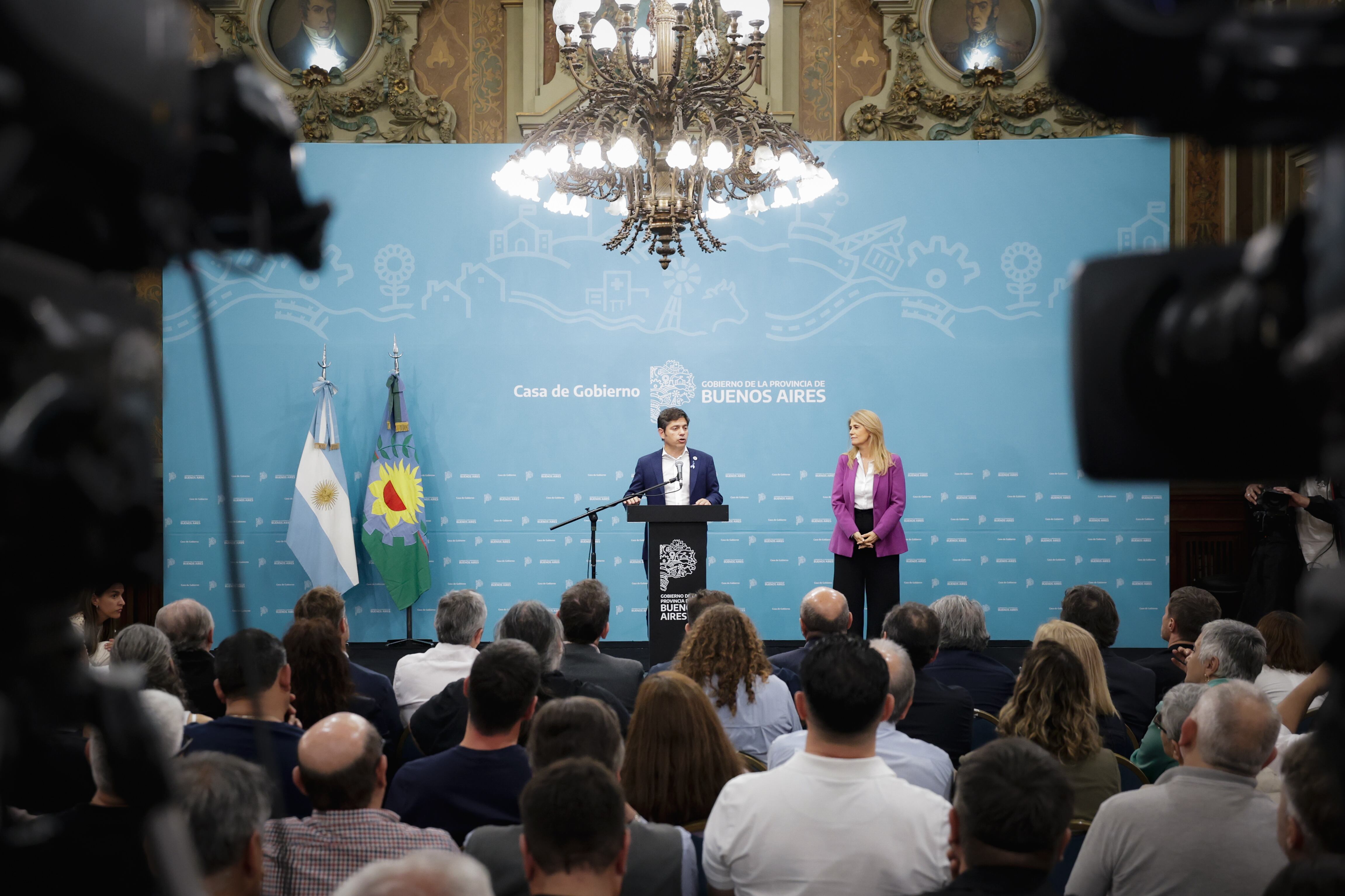 Kicillof junto a Verónica Magario en el acto por el Día de la Soberanía, la semana pasada