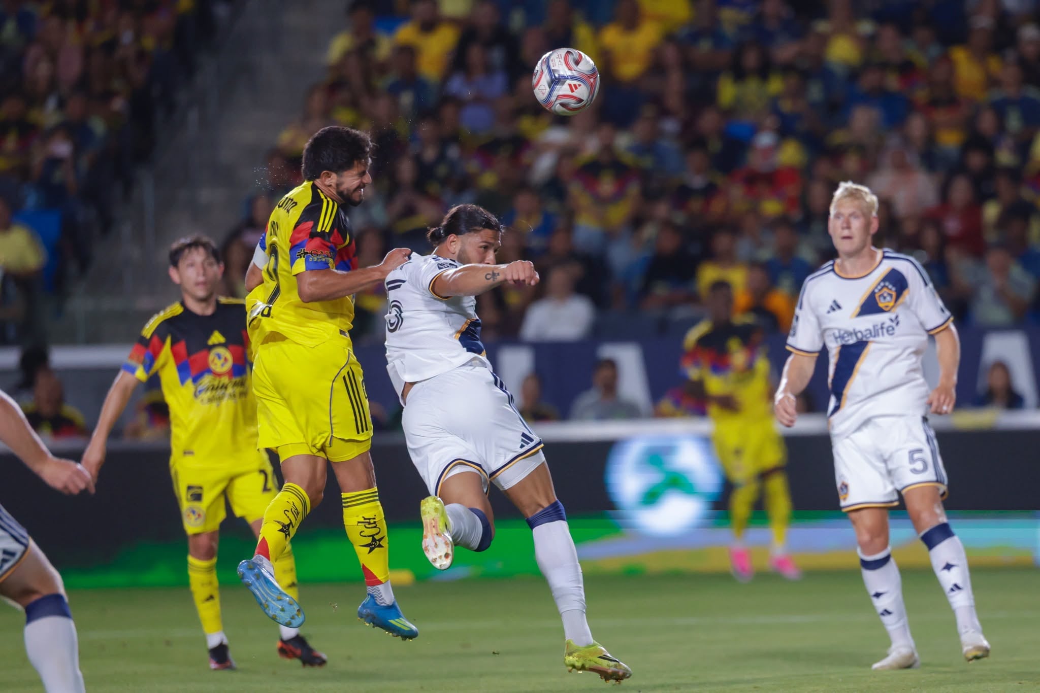 El conjunto azulcrema enfrentó a un Galaxy que presentó una alineación cercana a su cuadro estelar (Facebook: Club América)