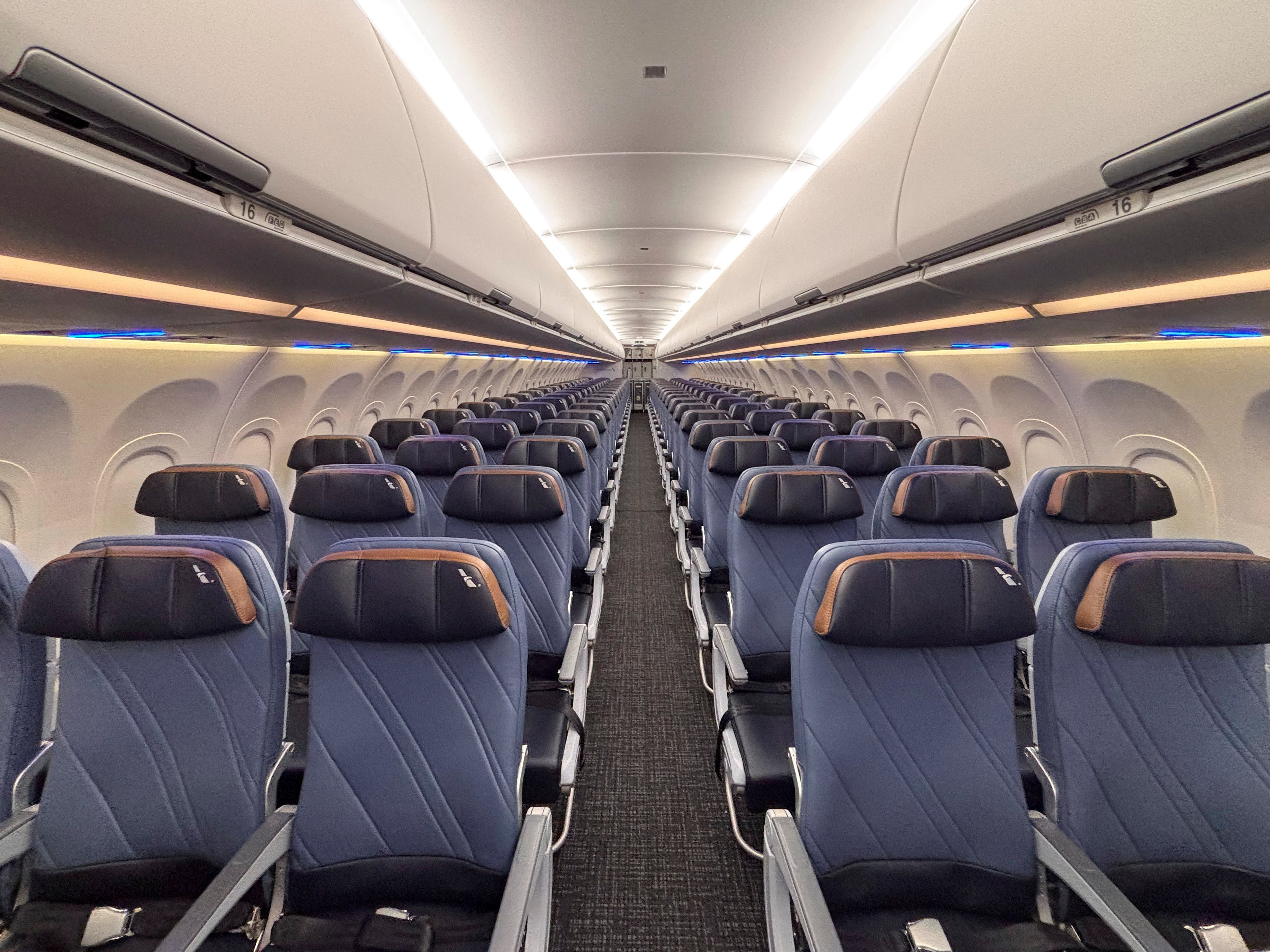 Con el A321XLR, United busca ampliar su red de largo alcance con aviones más eficientes para rutas selectivas (REUTERS/Rajesh Kumar Singh)