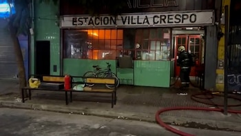 Se incendia un restaurante en Villa Crespo: trabajan 8 dotaciones de Bomberos y varias ambulancias