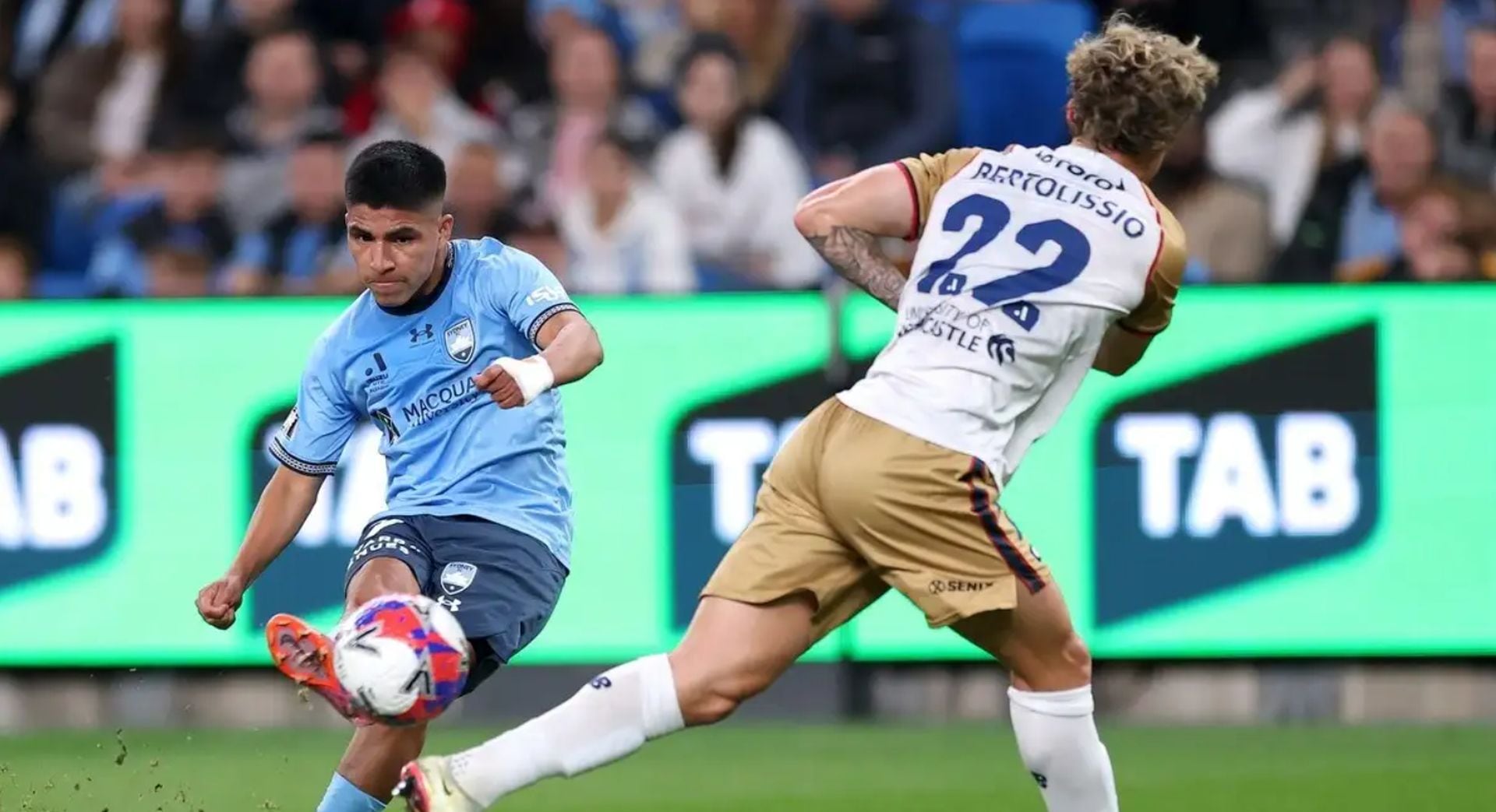Piero Quispe anotó 2 goles y brindó 5 asistencias en 30 partidos con Sydney FC de Australia. - créditos: Sydney FC