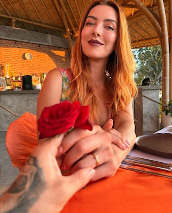 Norma Nivia resaltó la importancia de la confianza y la comunicación en su pareja, defendiendo la autonomía y el respeto mutuo como pilares de la relación - crédito @normaniviag/ Instagram