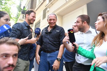 Sergio Berni sonríe en la