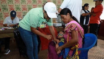 El Ministerio de Salud de Costa Rica reforzará la atención sanitaria para migrantes ngäbe-buglé durante la cosecha cafetalera (Foto cortesía MIDES Panamá)