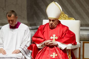 El Papa Francisco preside el