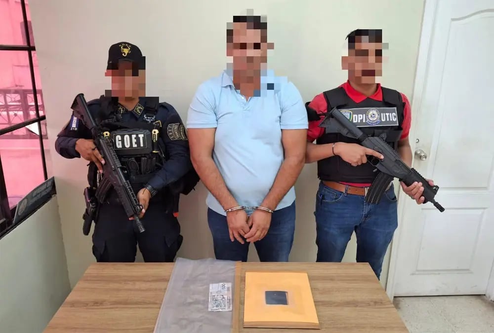 Las autoridades hondureñas interceptan un microbús sospechoso en el que eran transportados extranjeros de nacionalidad china.