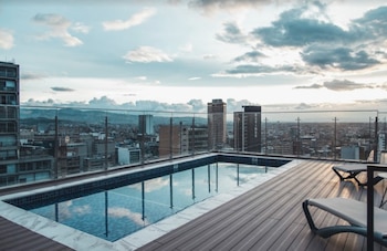 Torre Barcelona, complejo de aproximadamente