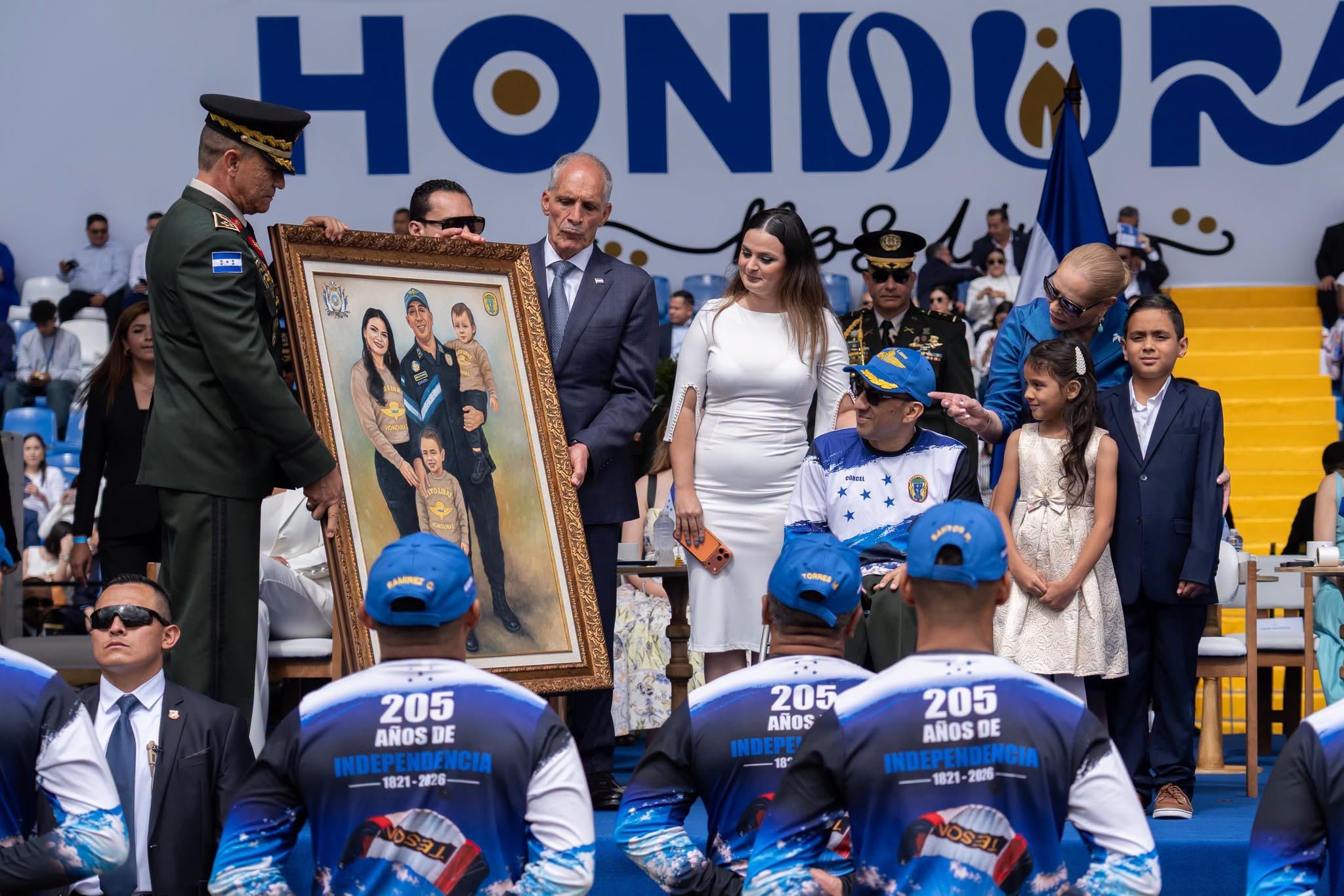 El militar fue reconocido durante las celebraciones por el 205 aniversario de la Independencia de Honduras. El presidente Nasry Asfura participó en el reconocimiento otorgado al militar hondureño. (Foto: Fuerzas Armadas de Honduras)