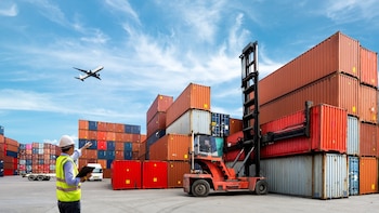 Crecimiento moderado y retos en