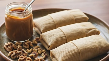 Tamales de cajeta con nuez: