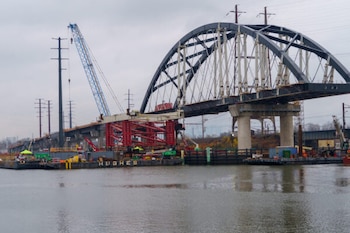 La modernización ferroviaria encarnada en el Portal North Bridge refleja la apuesta por un sistema de transporte más eficiente y confiable para el futuro del corredor noreste (Amtrak Media)