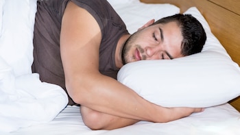 ¿Dormir bien ayuda a perder peso? Esto es lo que dice la ciencia