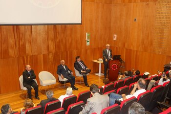 Especialistas de la Comisión de