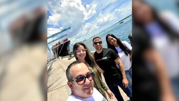 Ana junto a los integrantes