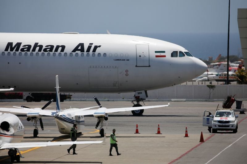 Un avión Airbus A340-600 de la aerolínea iraní Mahan Air, fotografiado en el Aeropuerto Internacional Simón Bolívar de Maiquetía, en Venezuela, en abril de 2019