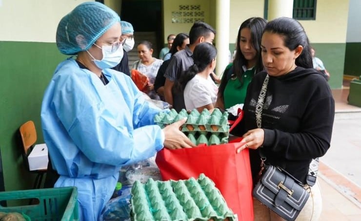 La medida permite distribuir el PAE fuera del calendario y de las instalaciones educativas en regiones con suspensión de clases por lluvias - crédito Ministerio de Educación