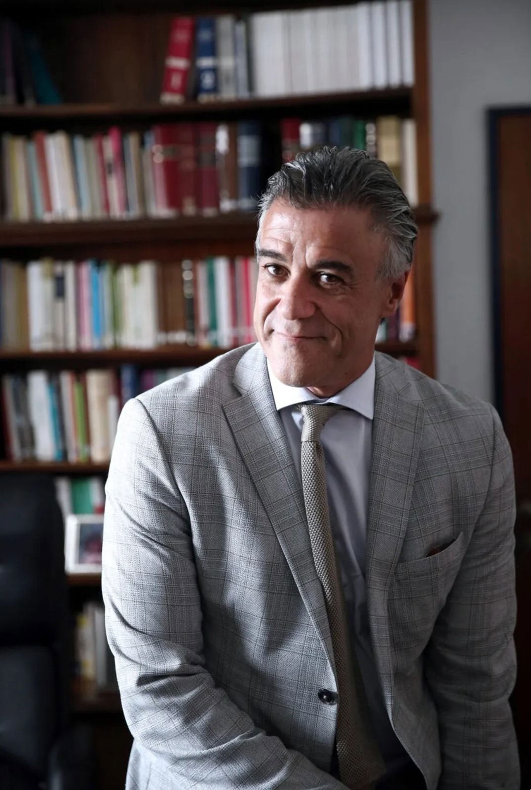 El juez Daniel Rafecas rechazó el planteo de Alberto Fernández y confirmó la competencia federal en la causa por violencia de género; ahora debe resolver el pedido de nulidad antes de definir la elevación a juicio oral