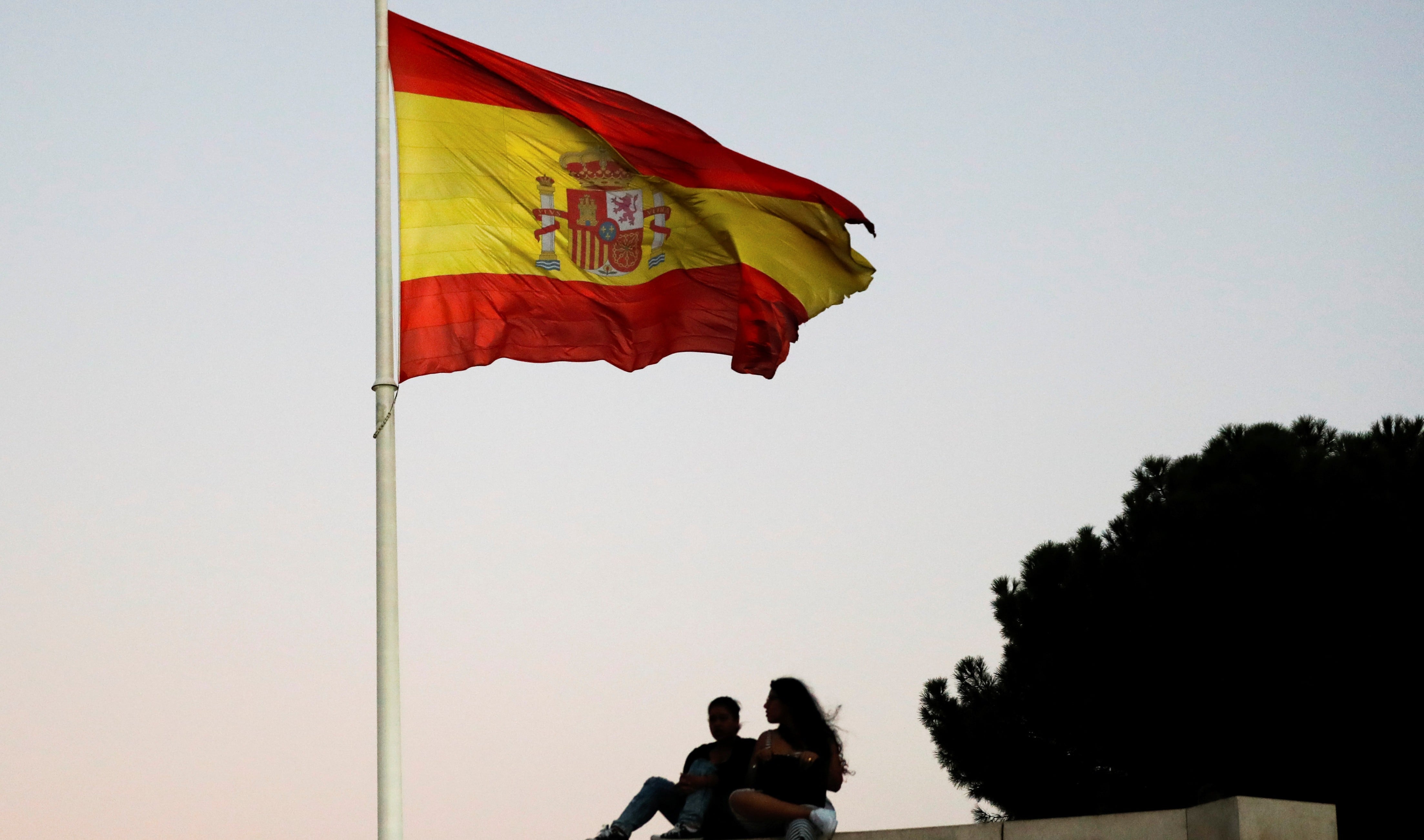 El proceso de nacionalidad exige permanencia legal, pasaporte y TIE vigentes, empadronamiento y ausencia de antecedentes penales - crédito Paul Hanna/Reuters
