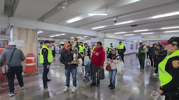 ¿Qué está pasando en el Metro y Metrobús hoy 26 de octubre? Metro reporta operativo en estación Hidalgo por celebraciones a San Judas Tadeo