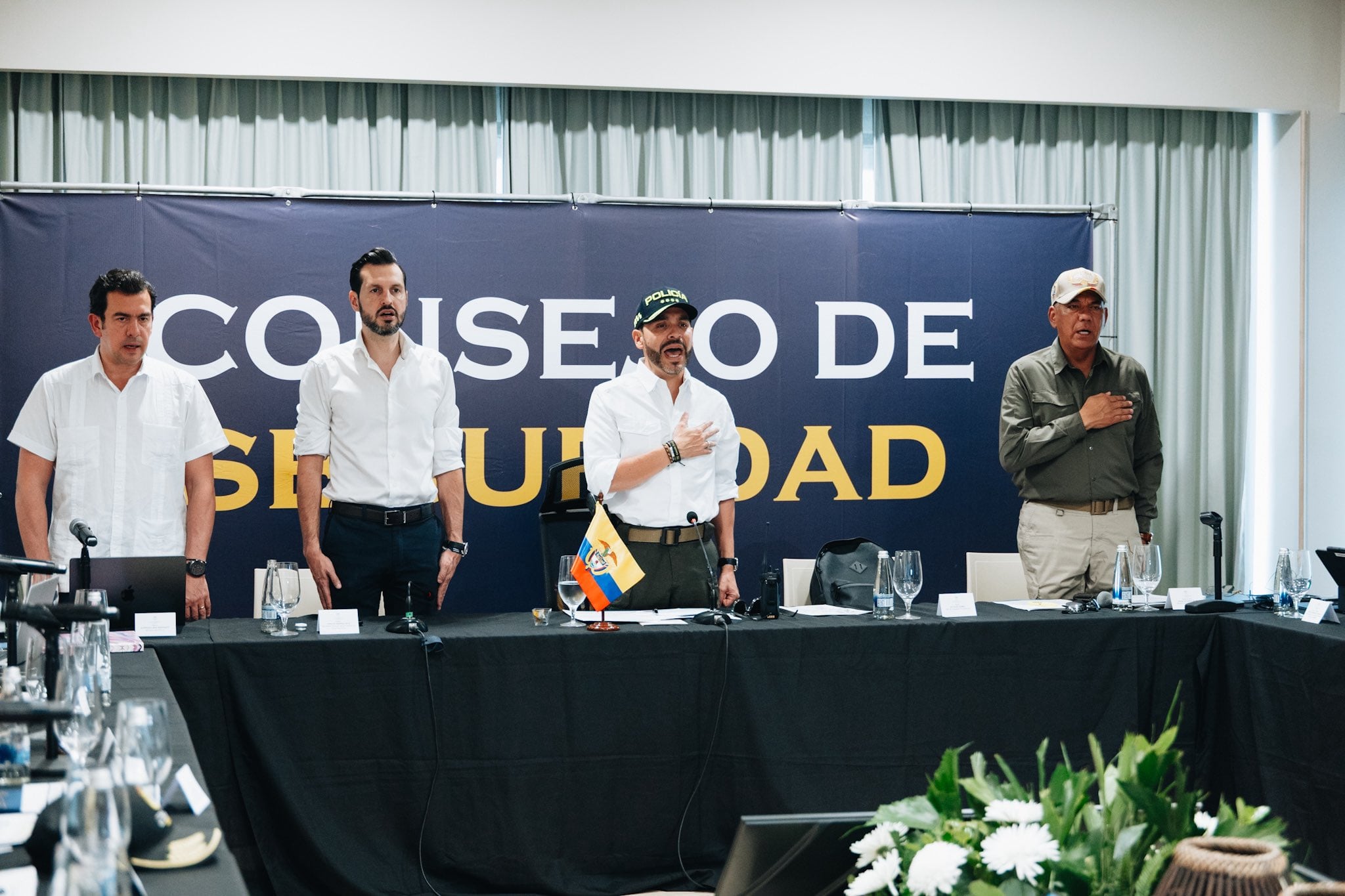 Abelardo de la Espriella se despachó contra gobernadora y representante de San Andrés en pleno recibimiento a la isla: "Voy a utilizar toda mi autoridad"