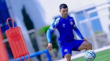 Cruz Azul recupera a Erik Lira antes de enfrentar a Santos, en medio de rumores de distanciamiento con el equipo